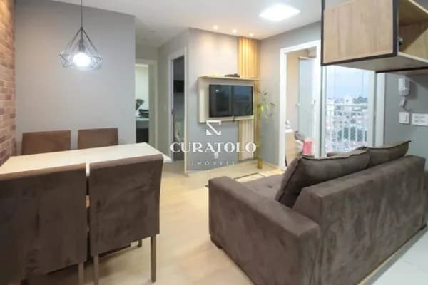 Apartamento à venda com 50 m², 2 quartos, varanda e vaga na Vila Prudente, São Paulo.