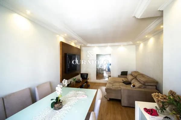 Apartamento à venda de 3 quartos sendo 1 suíte com 1 vaga, no Tatuapé, em São Paulo.