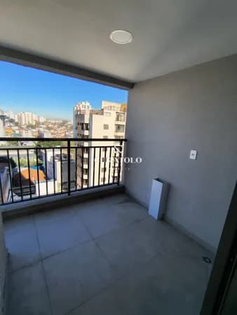 Apartamento à venda com 63 m², 2 quartos, varanda e vaga na Vila Santa Catarina, São Paulo.