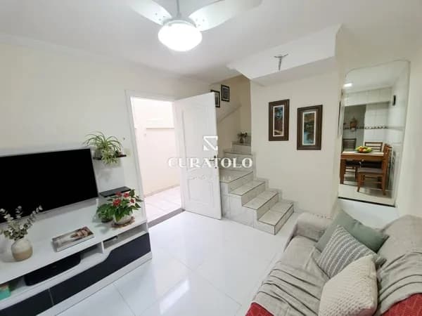 Casa/sobrado à venda com 120 m², 3 quartos e 2 vagas em Santo André, São Paulo.