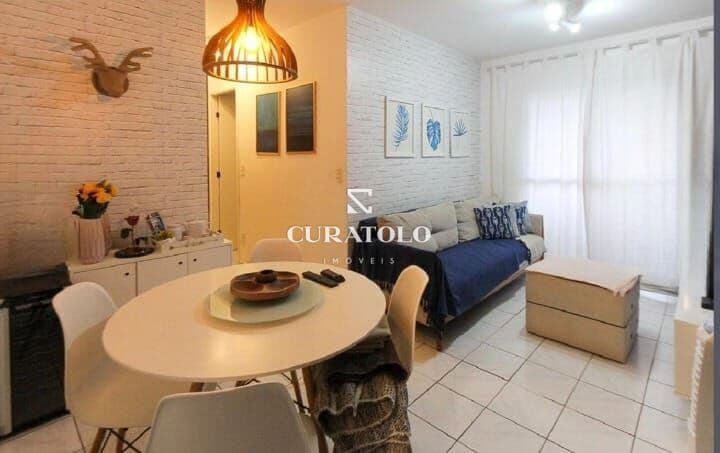 Apartamento à venda de 2 quartos com 1 vaga, na Vila Prudente, em São Paulo.
