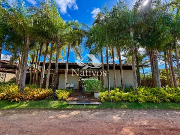 Casa de Alto Padrão a Apenas 100 Metros da Praia da Bombaça