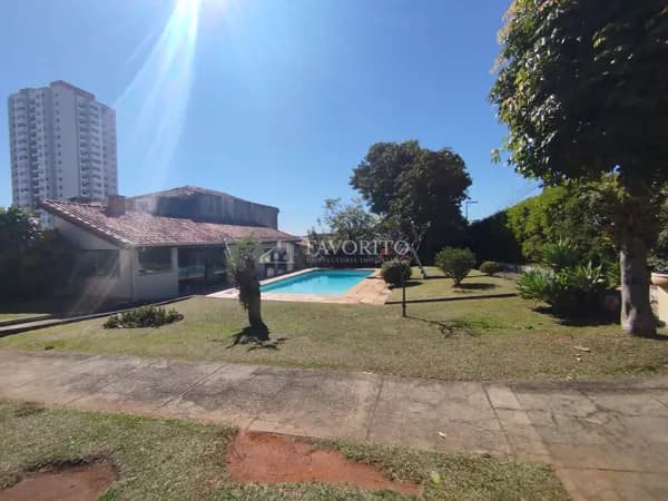 CASA EM TERRENO DE 1500M2 - OPORTUNIDADE PARA INVESTIDORES