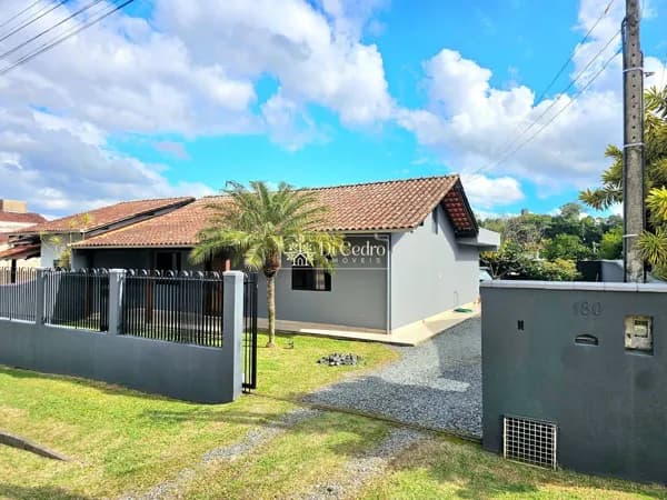 🏡 450m² de Terreno e 190m² de Conforto: O Lar Perfeito para Sua Família!