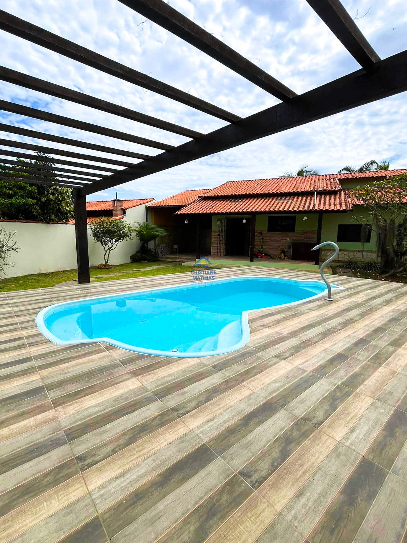 Casa Usada de 2 Quartos à Venda no Jardim Atlântico, Itaipuaçu, Maricá/RJ: Conforto e Lazer por R$ 780.000,00