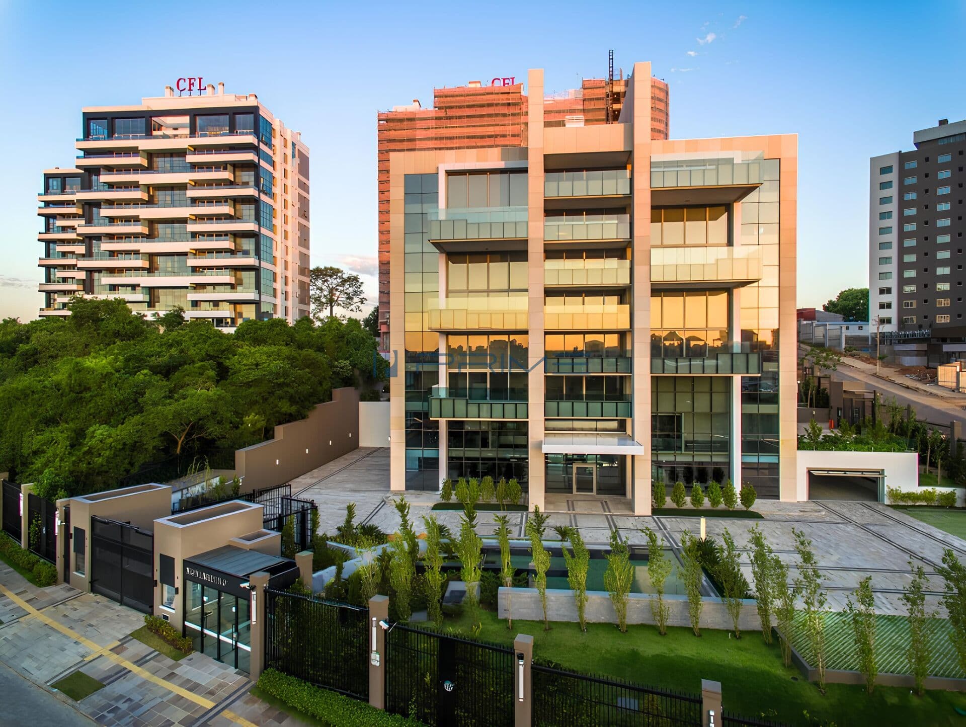 Mansão Suspensa com 752m² e Vista para o Parque Germânia