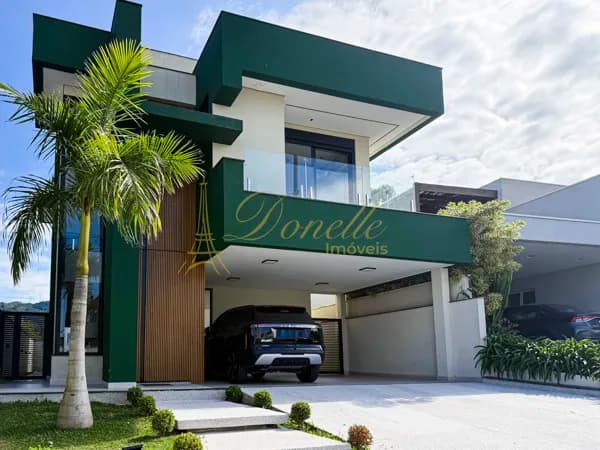 Casa Moderna Porteira Fechada no Bella Città | 3 Suítes | Piscina | Vista Exclusiva
