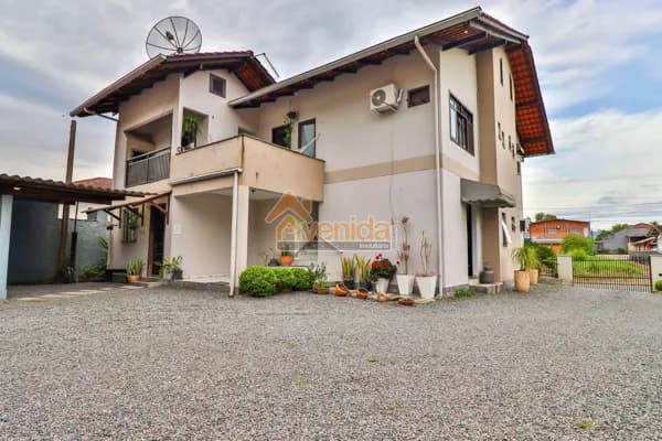 Casa alto padrão à venda com 6 dormitórios (1 suíte) à venda, 305 m² no bairro Padre Martinho Stein em Timbó-SC
