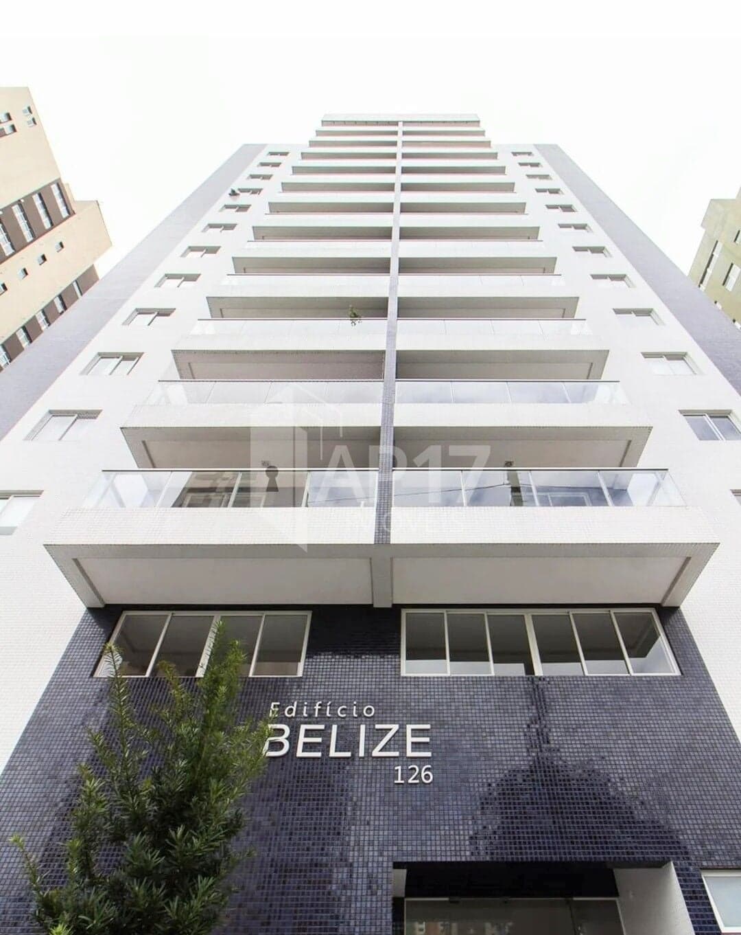 Apartamento 2 quartos com suíte próximo ao Mercado Municipal e Jardim Botânico — Pronto para morar