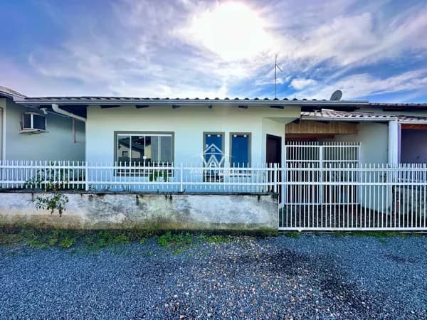 Casa à venda no Bairro das Capitais