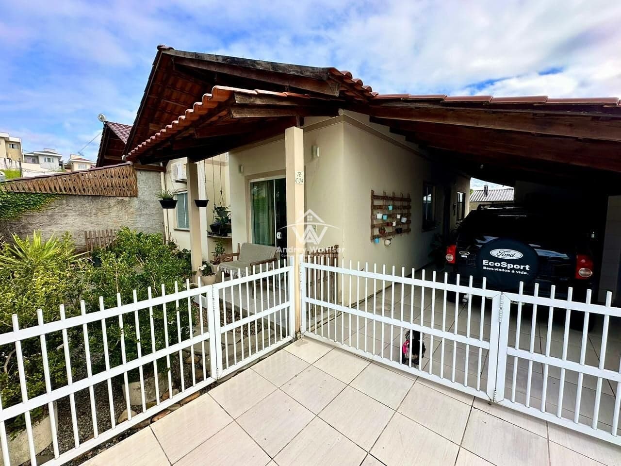 Casa com 3 dormitórios à venda no Bairro das Capitais