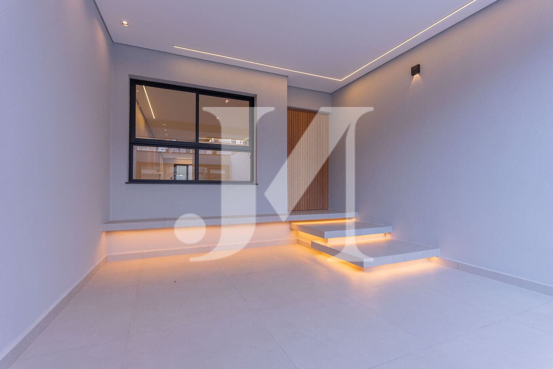 Sobrado Padrão de 200m², com 3 dormitórios, todos suítes e 3 vagas de garagem - Vila Carrão.