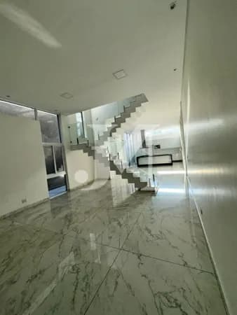 Casa Sobrado Alto Padrão de 440m², 4 dormitórios, sendo 1 Suíte e 2 Vagas no Tatuapé🏢