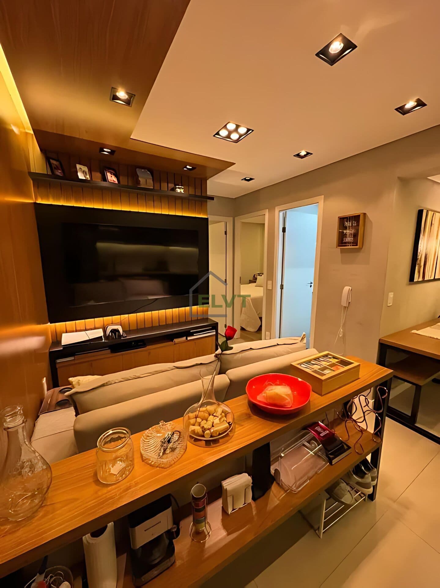 Apartamento à venda no bairro Km 18 em Osasco/SP com 2 quartos e churrasqueira na sacada