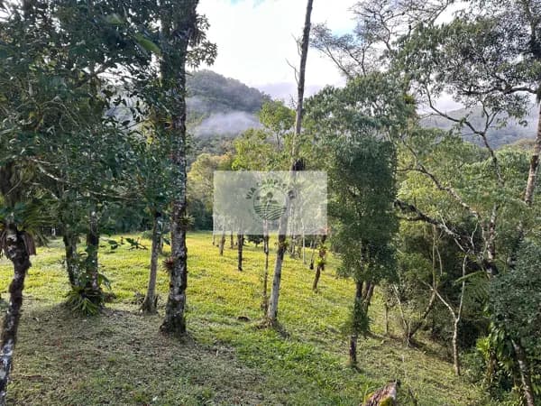 Terreno para sitio na subida da serra, condominio fechado, apenas R$ 270.000,00