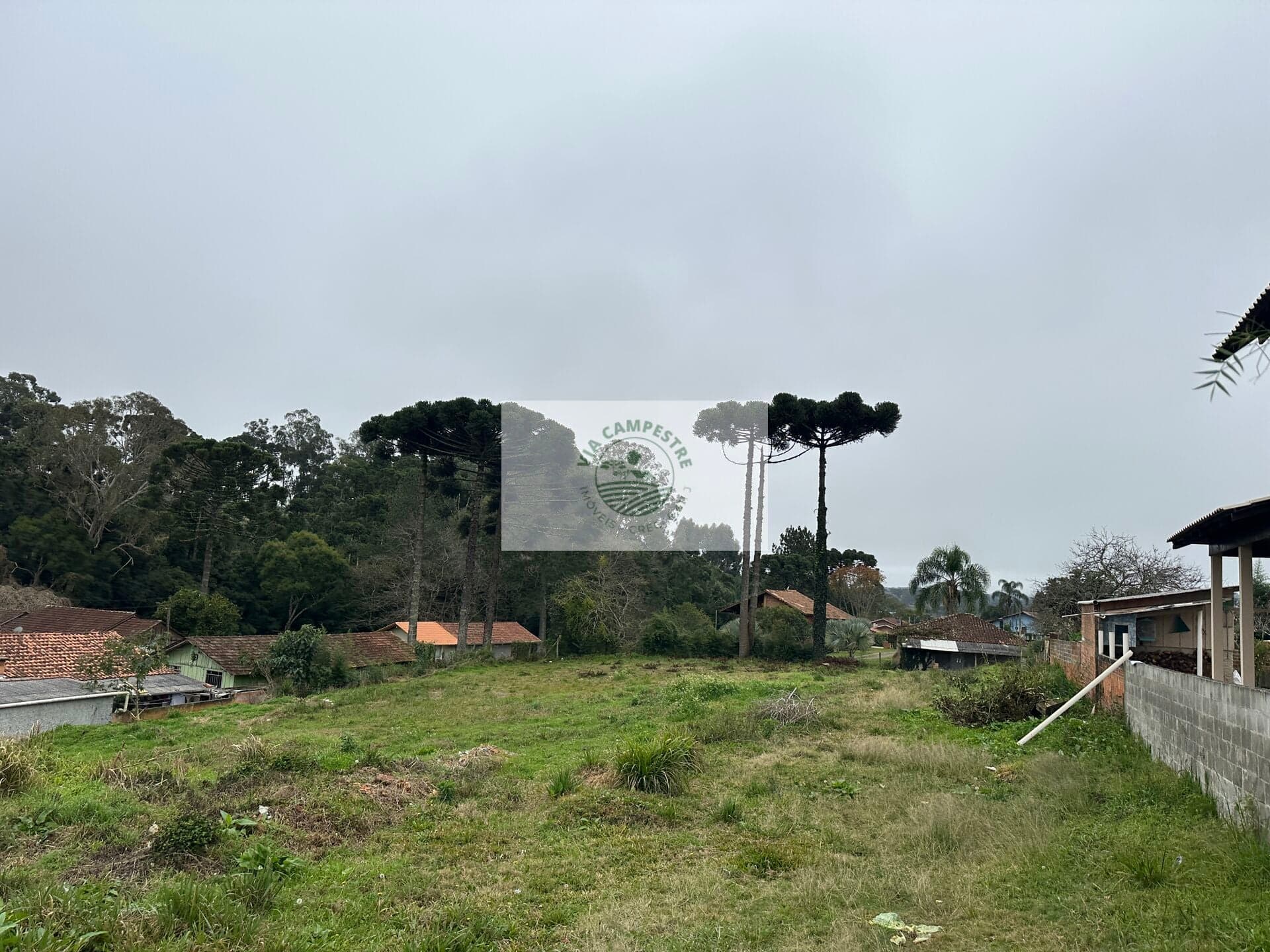 Terreno urbano com 400 m2, escriturado, aceita financiamento bancário, centro de Campo Alegre