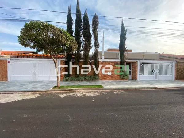 🏡 CASA À VENDA – CONFORTO, SOFISTICAÇÃO E LAZER COMPLETO