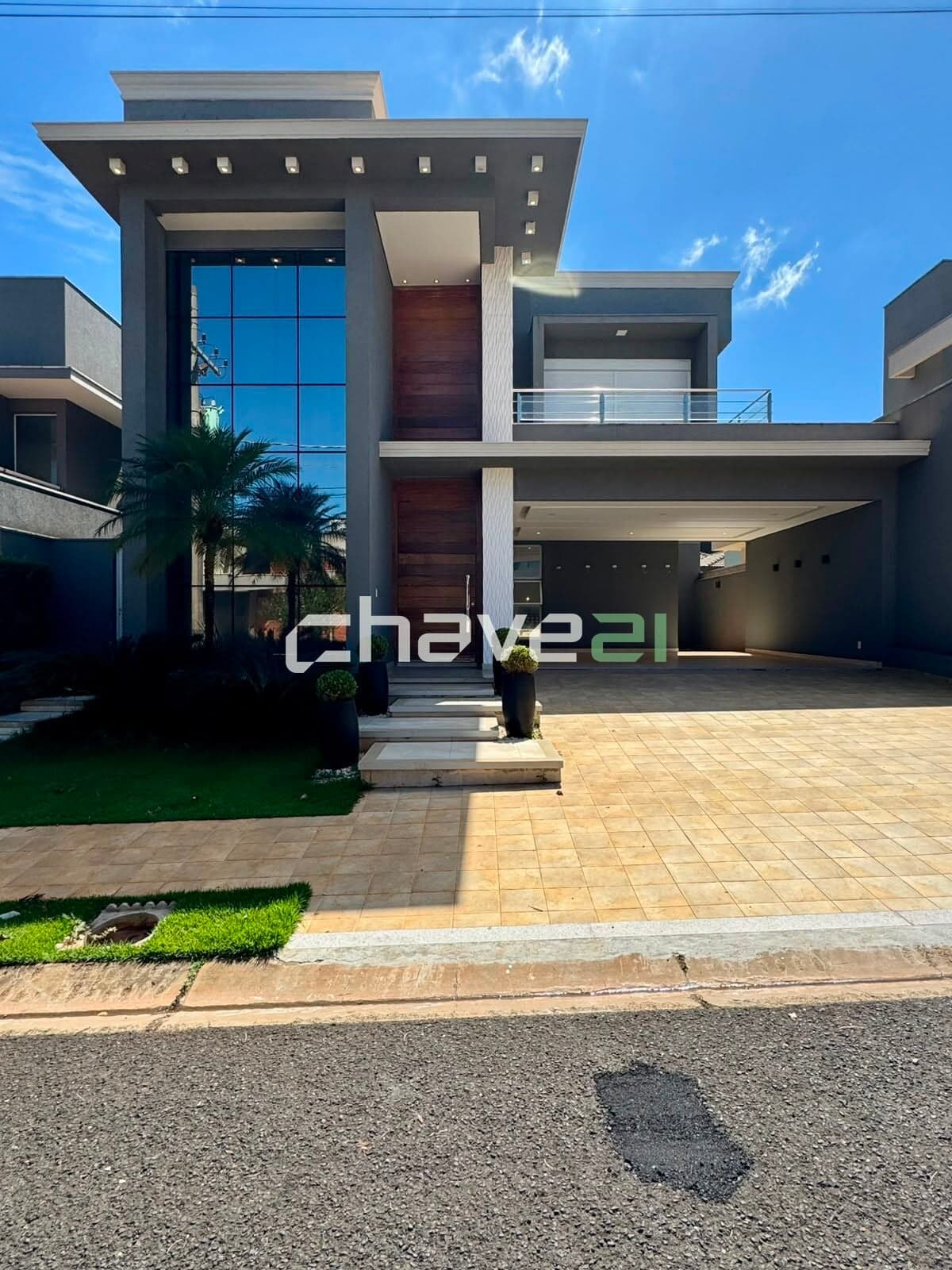 CASA PARA LOCAÇÃO NO DAMHA VI – ALTO PADRÃO, MOBILIADA E COM 400m² DE SOFISTICAÇÃO