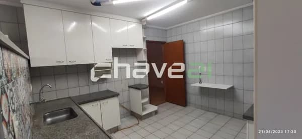 APARTAMENTO À VENDA – JARDIM WALKÍRIA | AMPLO, CLIMATIZADO E COM 2 VAGAS DE GARAGEM