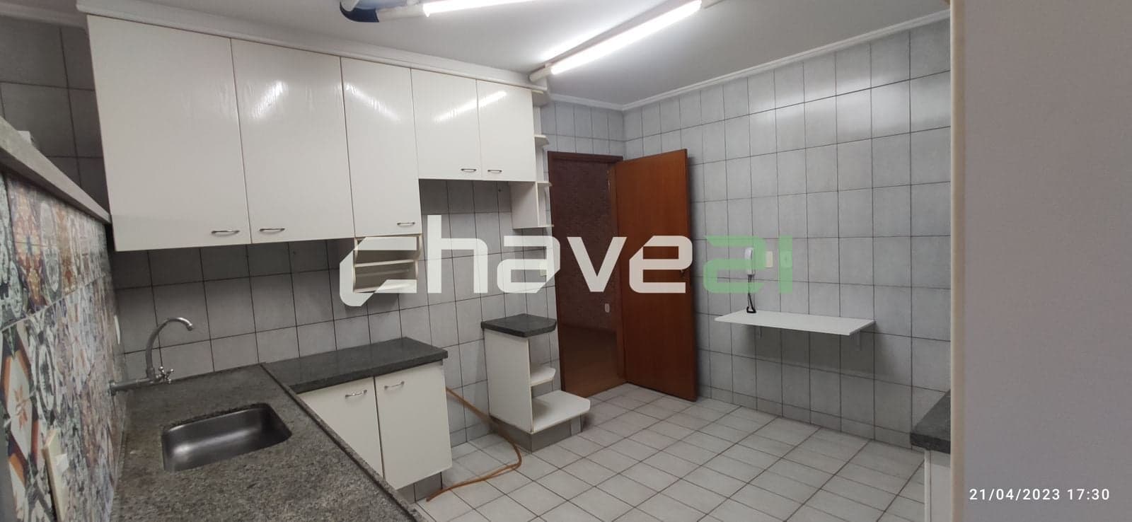 APARTAMENTO À VENDA – JARDIM WALKÍRIA | AMPLO, CLIMATIZADO E COM 2 VAGAS DE GARAGEM