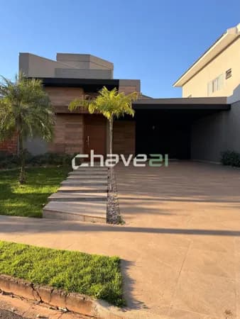 CASA À VENDA NO CONDOMÍNIO GAIVOTA I – AMPLA, MODERNA E COM EXCELENTE DISTRIBUIÇÃO DOS AMBIENTES