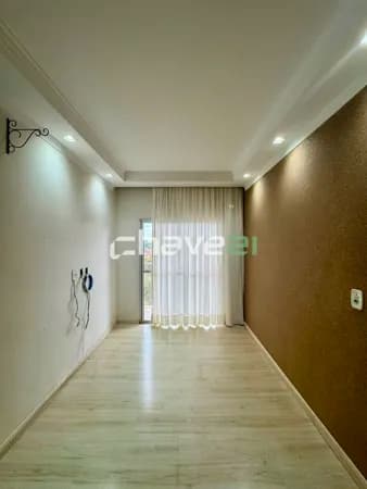 APARTAMENTO PARA LOCAÇÃO – COM ELEVADOR, SACADA E GARAGEM COBERTA