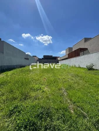 TERRENO À VENDA NO VILLAGE DAMHA III – OPORTUNIDADE PARA CONSTRUIR EM UM DOS MELHORES CONDOMÍNIOS DA CIDADE