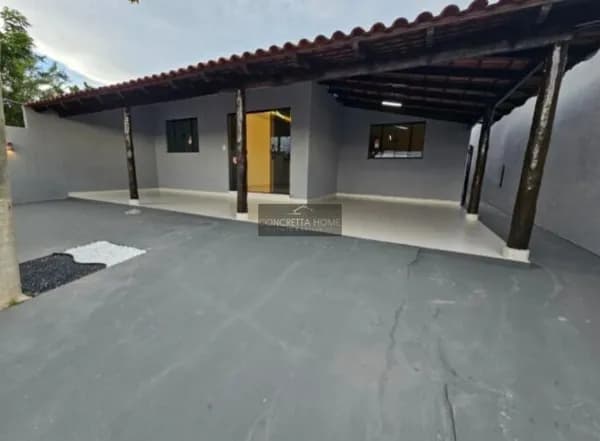 Casa Reformada 140m² com 3 Quartos, Ampla Garagem e Espaço Gourmet no Tijucal