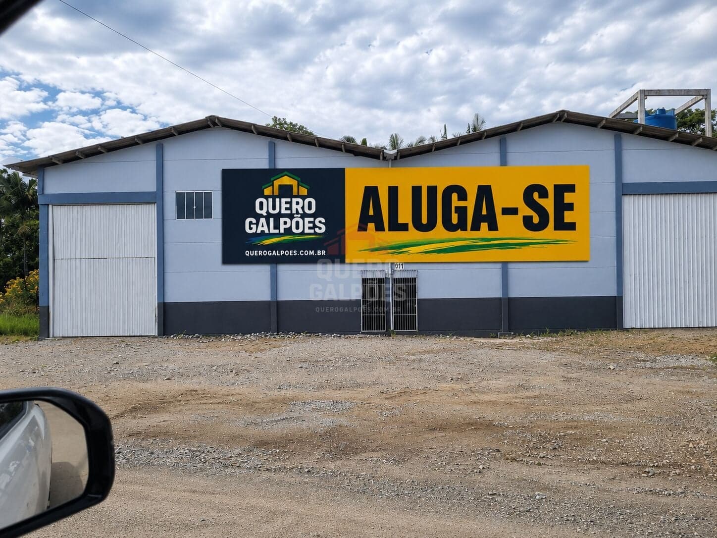 700 m² | ALUGA-SE GALPÃO EM ARAQUARI/SC – CENTRO
