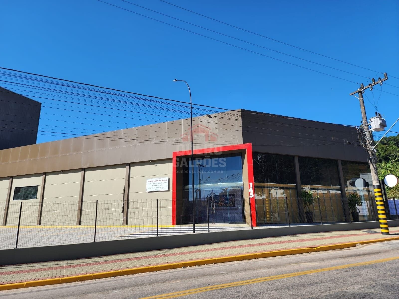 841 m² – Alugo Galpão no Bairro Steffen – Brusque/SC