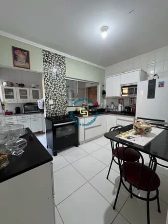 Casa em condomínio fechado no Jardim Luiza Maria, Araras/SP