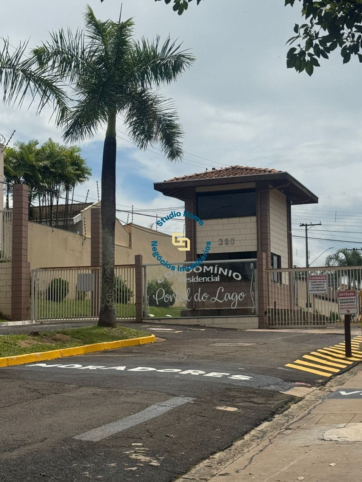 Casa a venda no Condominio Portal do Lago em em Araras-SP | 3 Quartos, Suíte, Espaço Gourmet e Quintal Amplo