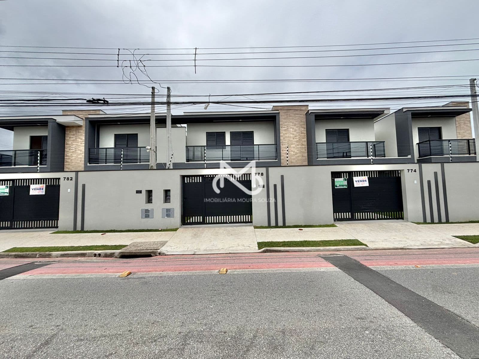 Casas Geminadas no Centro de Bertioga/SP