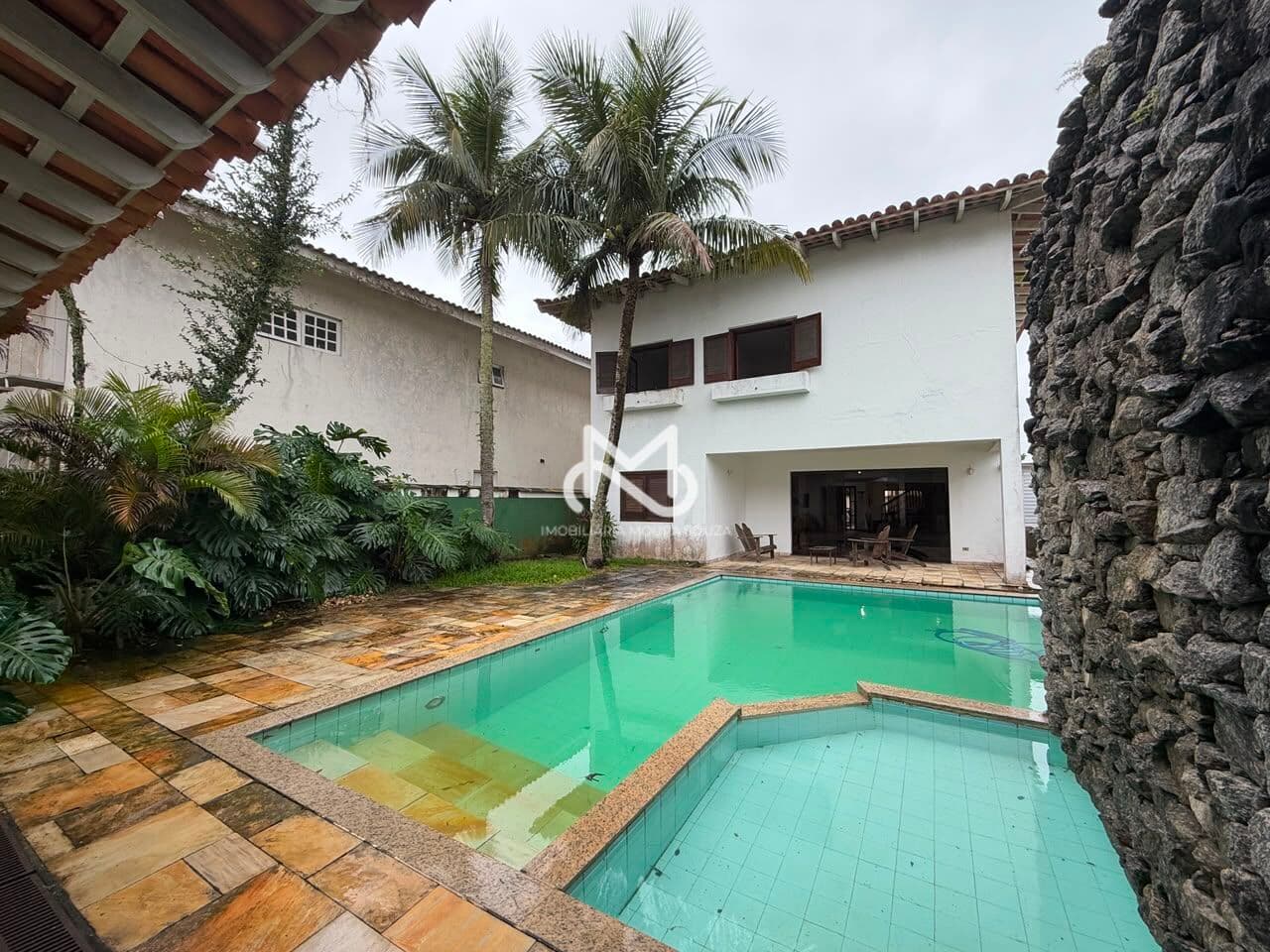 Casa à venda em condomínio no bairro Maitinga em Bertioga/SP