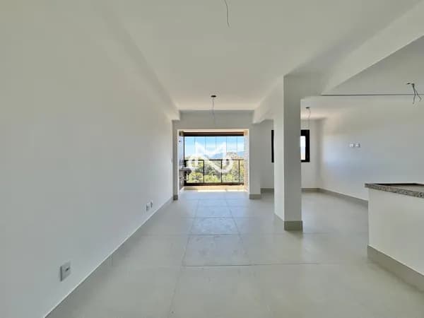 Apartamento à venda no bairro São Lourenço.