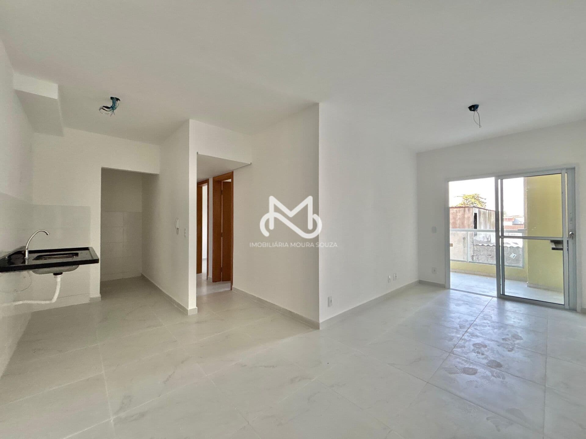 Apartamento à venda no Jardim Indaiá a 600m da praia