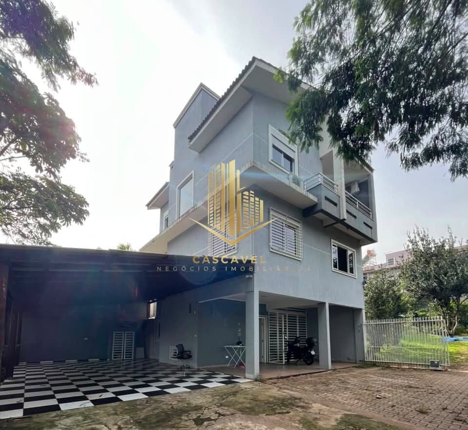 Triplex á venda no bairro Country em Cascavel Paraná