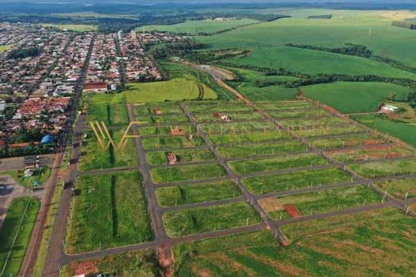 Lote/Terreno em Bela Vista do Paraíso - Centro