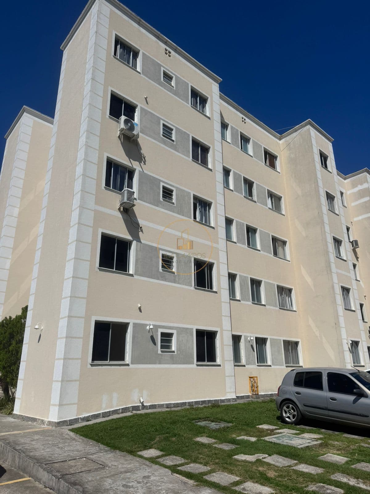 APARTAMENTO NO CENTRO DE LAURO DE FREITAS 230.000,00