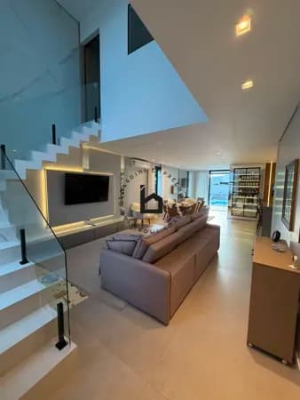 Casa Alto Padrão Mobiliada com Piscina em Tubarão/SC