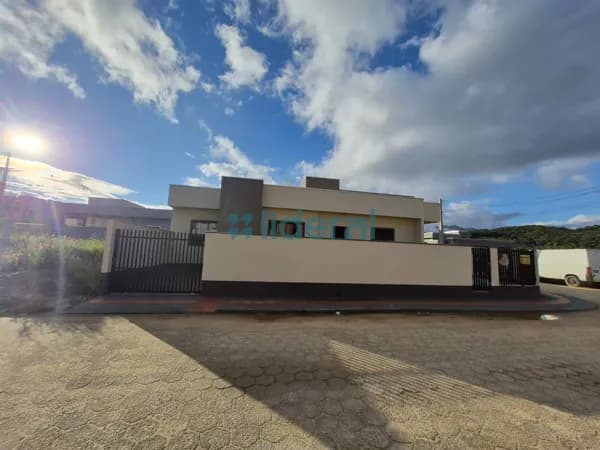 Casa em São João Batista - Tajuba II