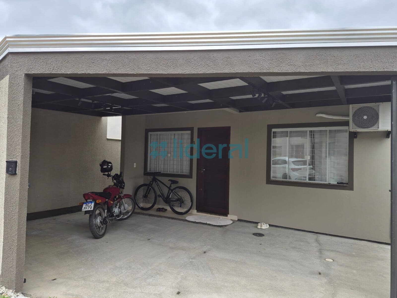 Casa em Canelinha - Cobre