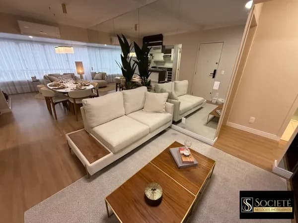 Apartamento Diferenciado com Piscina Privativa à Venda no Edifício Nirvana em Balneário Camboriú - SC