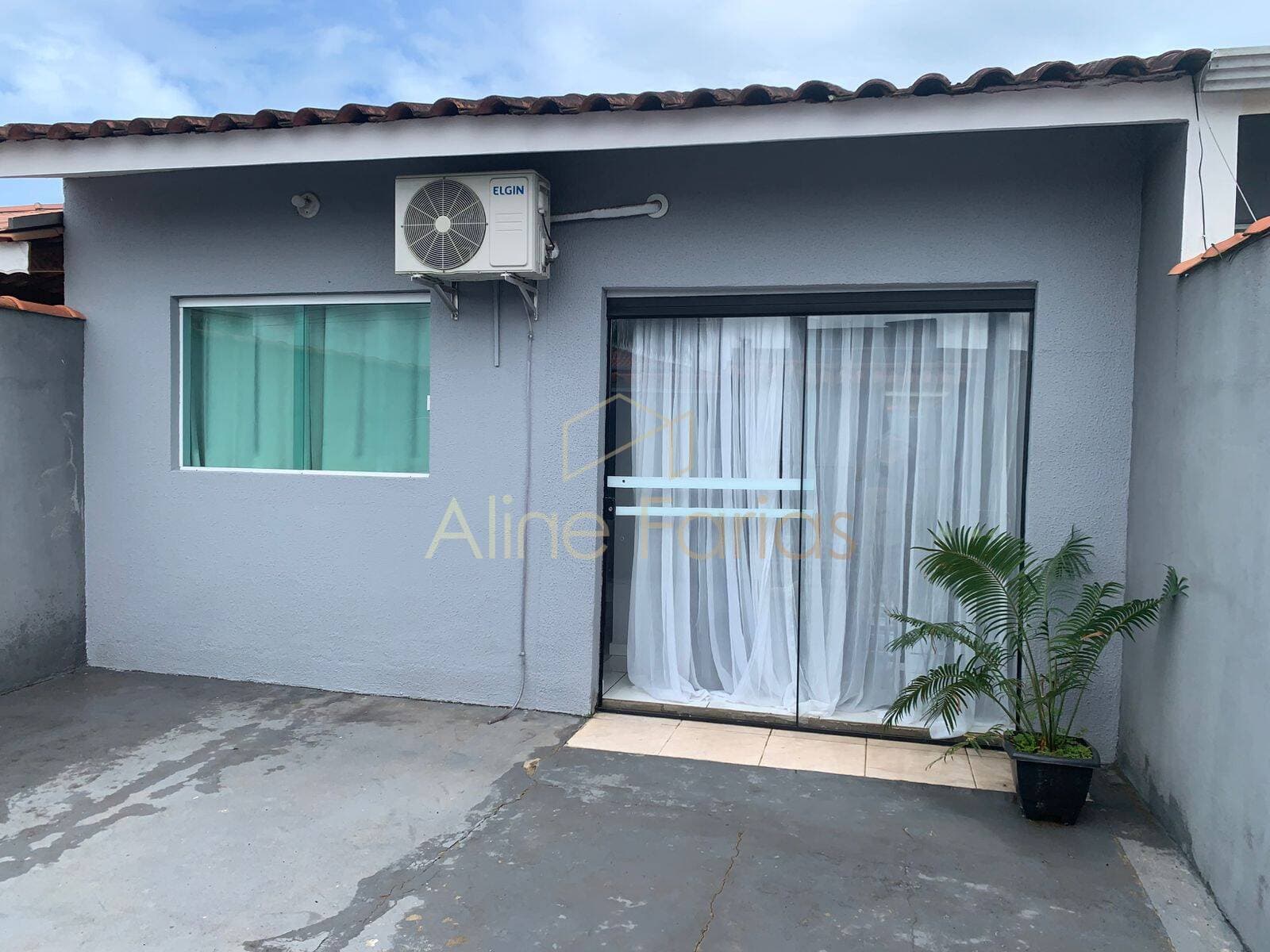 Casa funcional com suíte e excelente distribuição de espaços à venda em Peruíbe