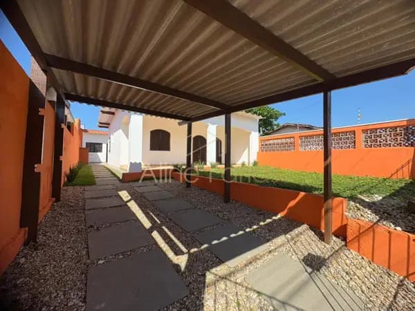 Casa à venda no bairro Balneário Três Marias em Peruíbe/SP