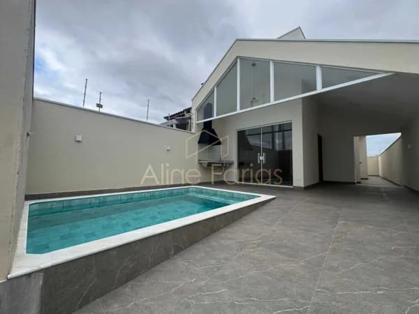 Casa nova com piscina e área gourmet à venda em Peruíbe
