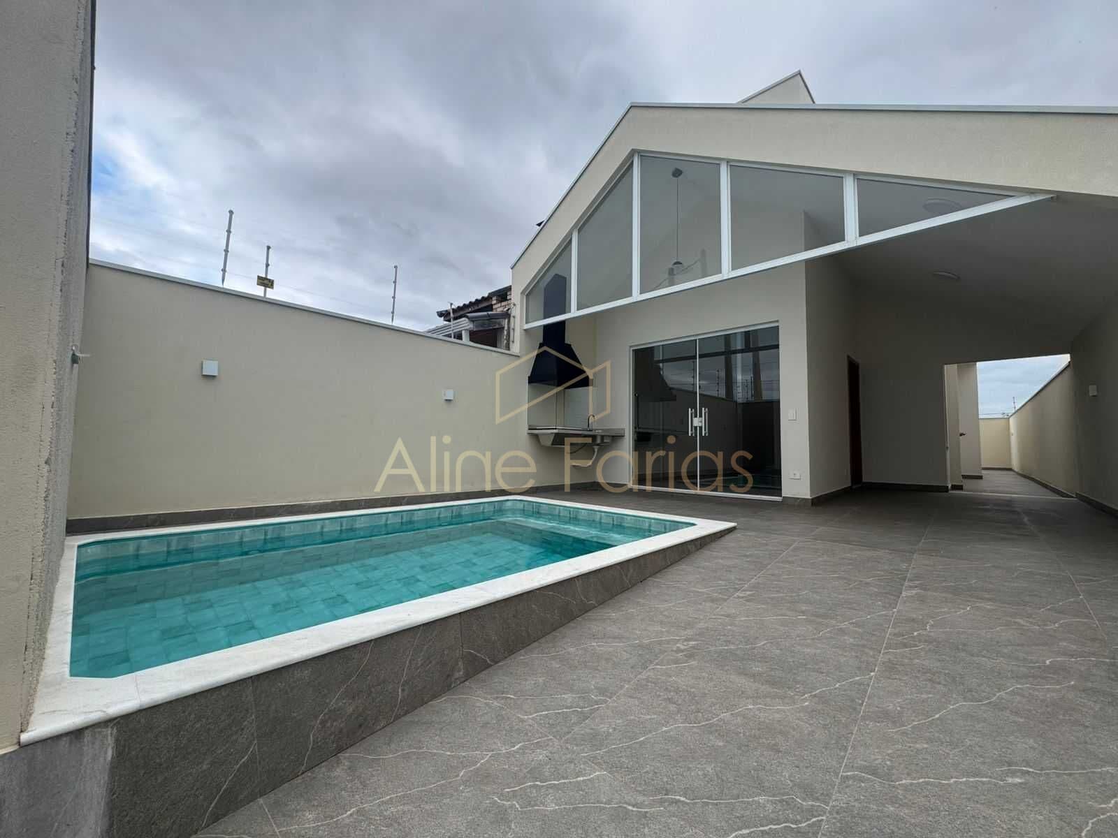 Casa nova com piscina e área gourmet à venda em Peruíbe