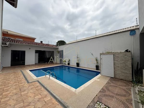Sobrado de alto padrão à venda em Peruíbe