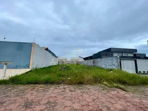Terreno residencial com 300m² pronto para construir com potencial de valorização à venda em Peruíbe