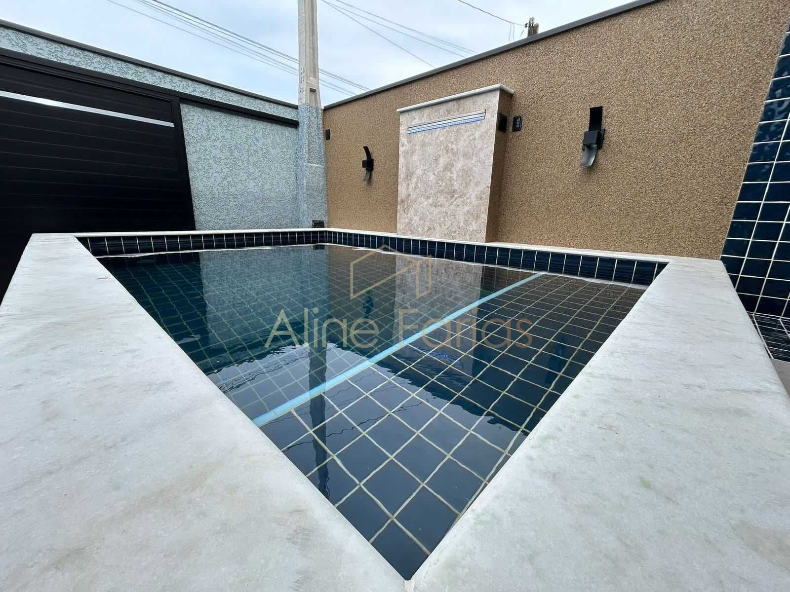 Casa nova com área gourmet completa e piscina à venda em Peruíbe